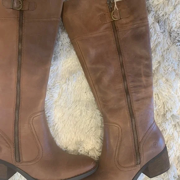 Born Boots 👢 - Picture 10 of 16